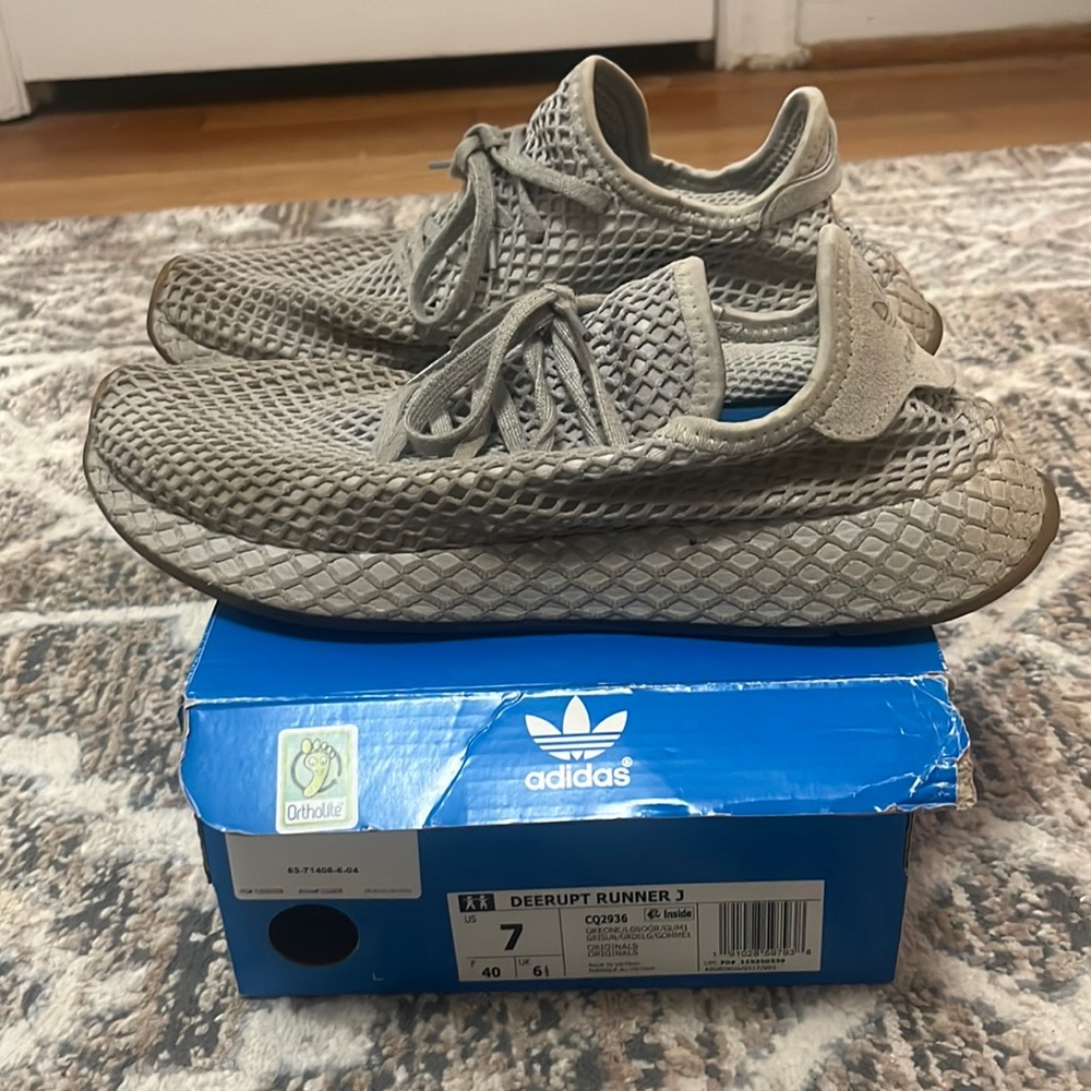 Adidas sneakers size 7